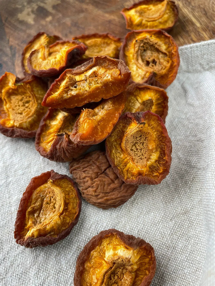 Dehydrated apricots